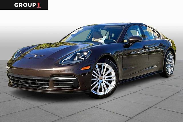 2018 Porsche Panamera RWD photo