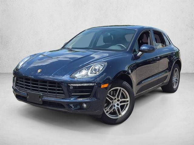 2018 Porsche Macan  AWD photo