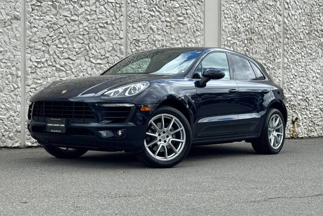 2018 Porsche Macan  AWD photo