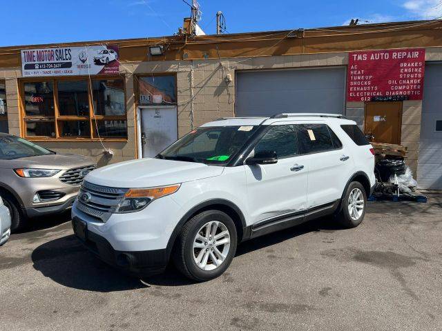 2015 Ford Explorer XLT FWD photo