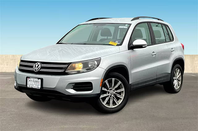 2017 Volkswagen Tiguan  AWD photo