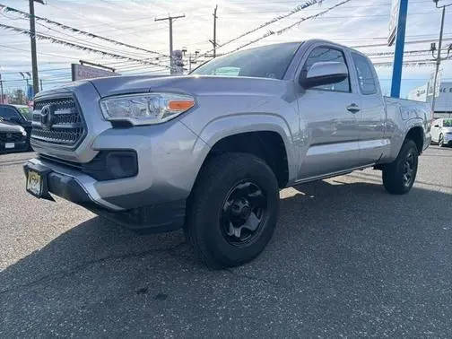 2017 Toyota Tacoma SR 4WD photo