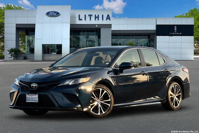2018 Toyota Camry SE FWD photo