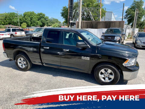 2017 Ram 1500 SLT RWD photo