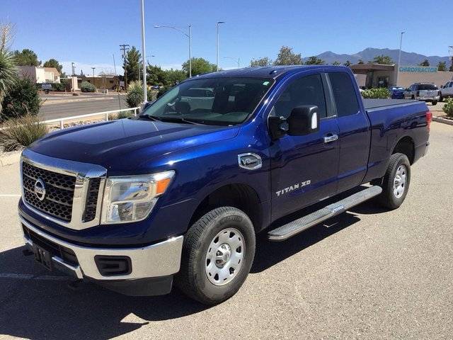2017 Nissan Titan XD SV 4WD photo