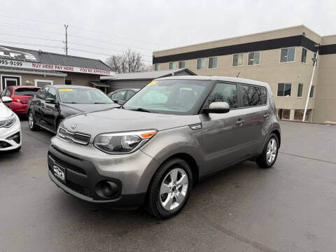 2017 Kia Soul Base FWD photo
