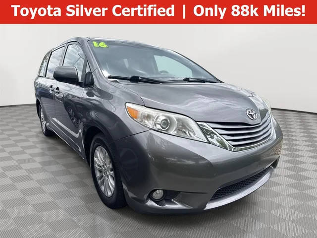 2016 Toyota Sienna XLE FWD photo
