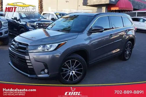 2017 Toyota Highlander SE FWD photo