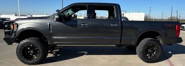 2017 Ford F-250 Super Duty Platinum 4WD photo