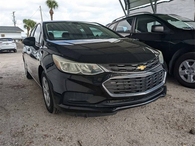 2018 Chevrolet Cruze LS FWD photo