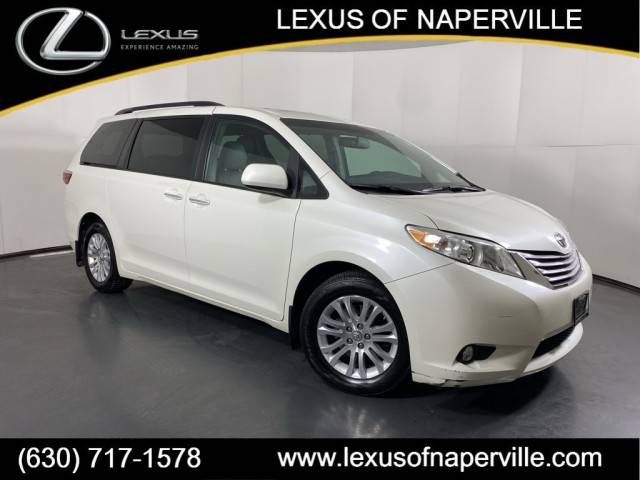 2017 Toyota Sienna XLE Premium FWD photo