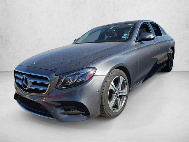 2018 Mercedes-Benz E-Class E 300 AWD photo