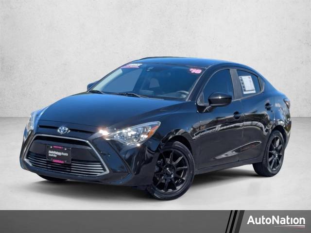 2018 Toyota Yaris FWD photo
