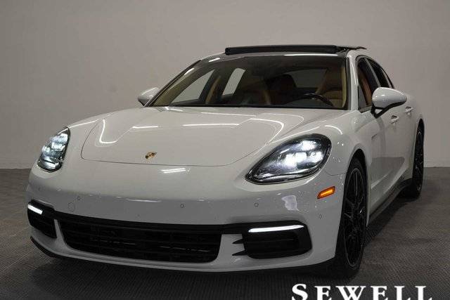 2018 Porsche Panamera 4 AWD photo