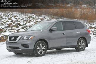 2017 Nissan Pathfinder SV 4WD photo