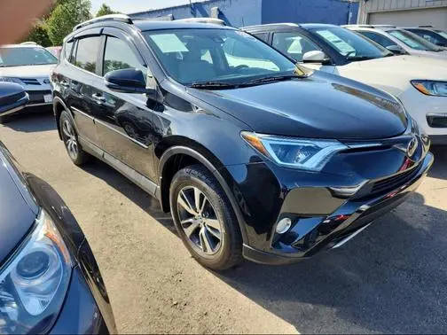 2017 Toyota RAV4 XLE AWD photo