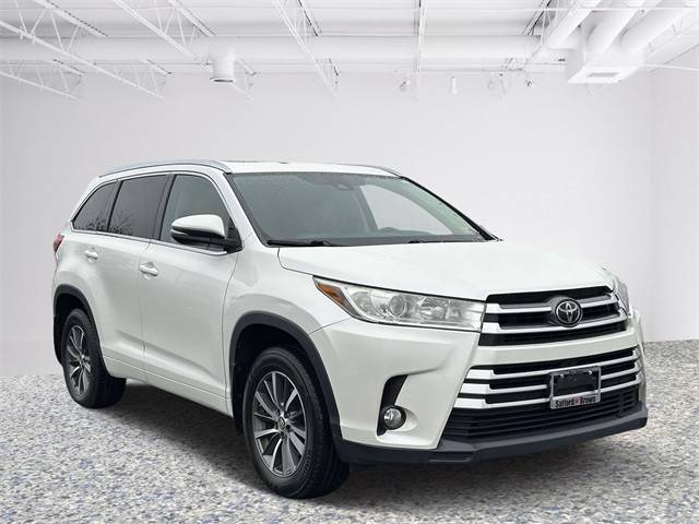 2017 Toyota Highlander XLE AWD photo