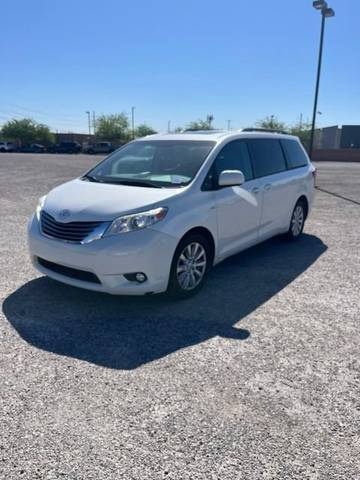 2017 Toyota Sienna XLE Premium AWD photo