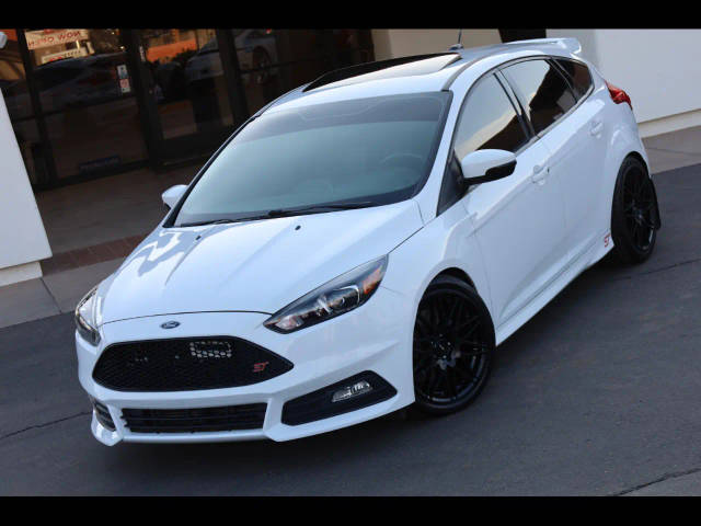2017 Ford Focus ST FWD photo