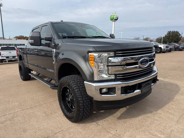 2017 Ford F-250 Super Duty Lariat 4WD photo