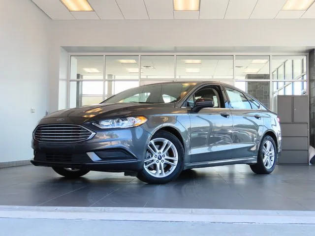 2018 Ford Fusion SE FWD photo