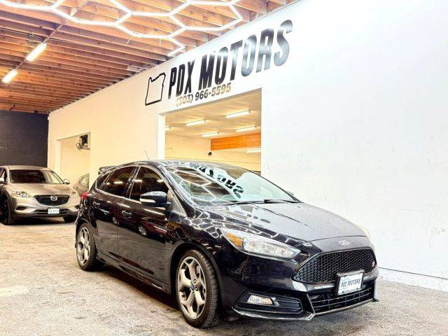 2017 Ford Focus ST FWD photo