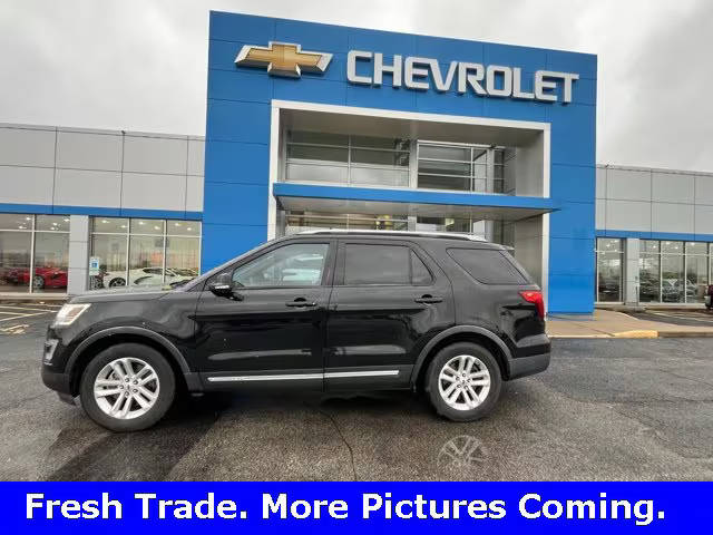 2017 Ford Explorer XLT FWD photo