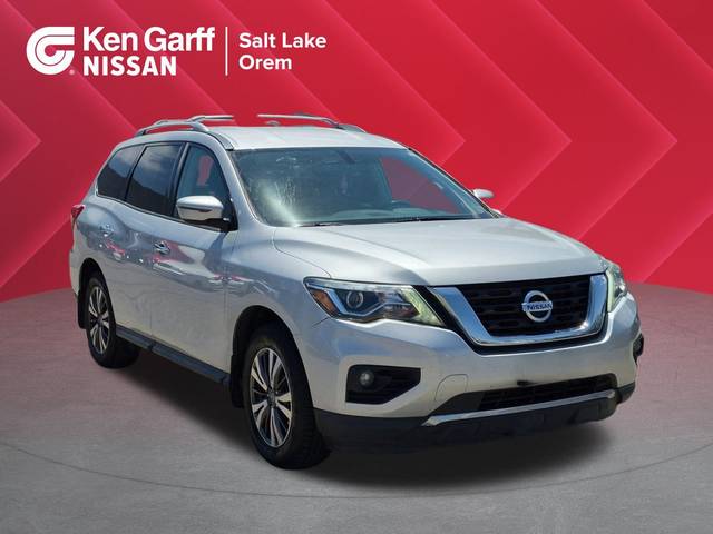 2017 Nissan Pathfinder SV 4WD photo