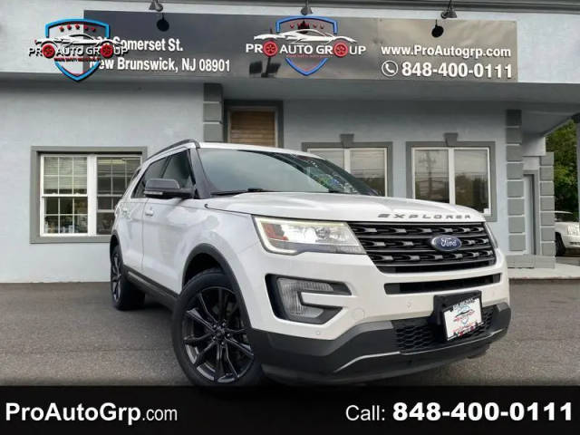 2017 Ford Explorer XLT 4WD photo