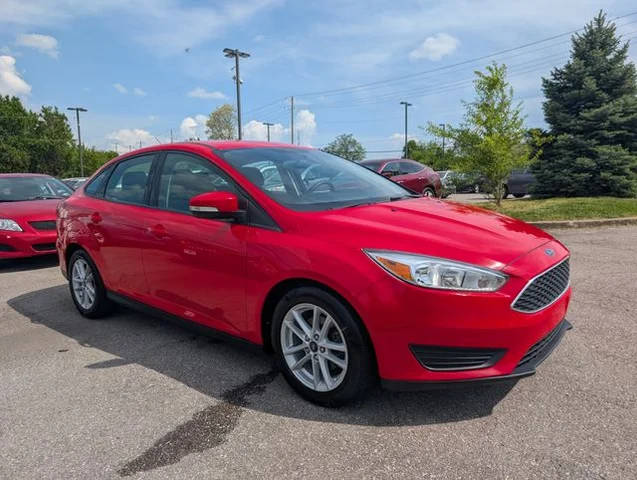 2017 Ford Focus SE FWD photo