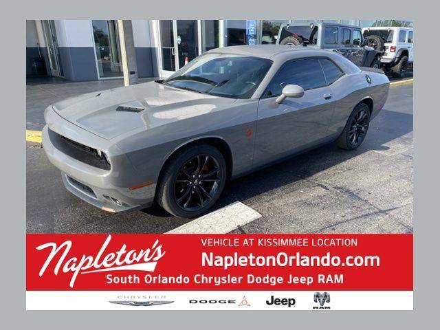 2018 Dodge Challenger SXT RWD photo
