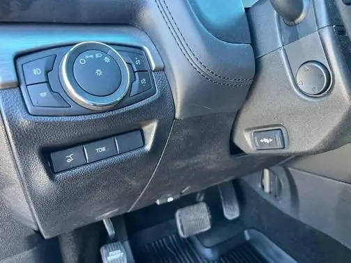 2017 Ford Explorer Platinum 4WD photo