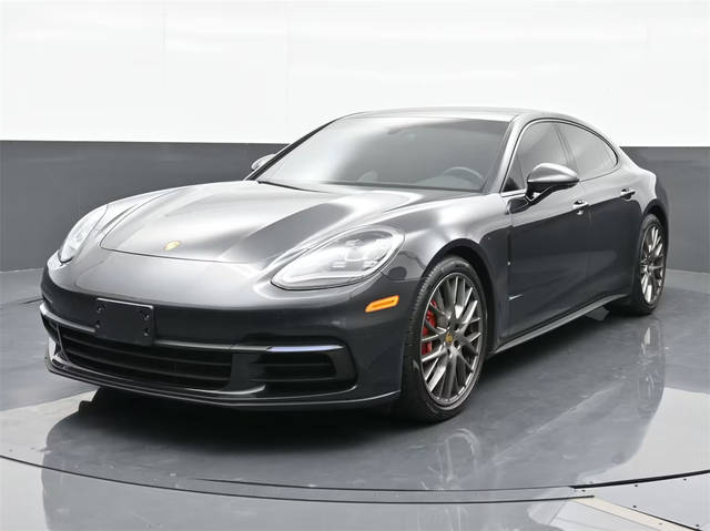 2018 Porsche Panamera 4 AWD photo