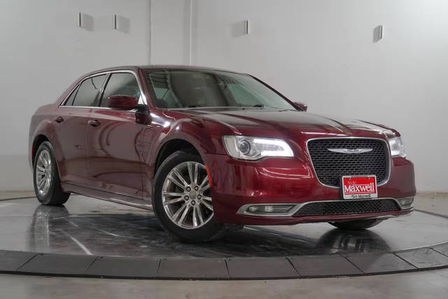 2018 Chrysler 300 Touring L RWD photo