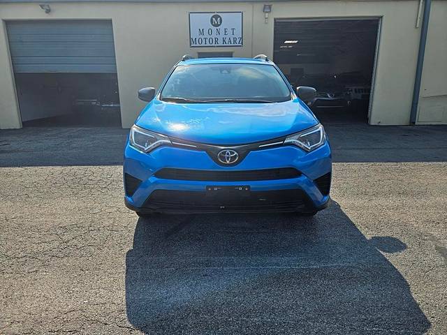 2017 Toyota RAV4 LE FWD photo