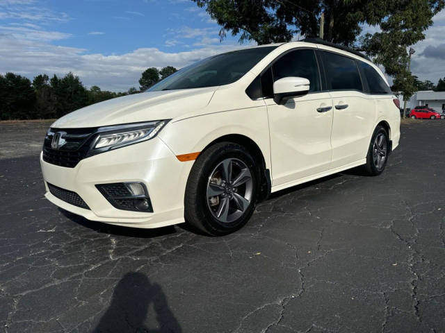 2018 Honda Odyssey Touring FWD photo