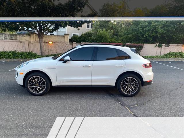 2018 Porsche Macan AWD photo