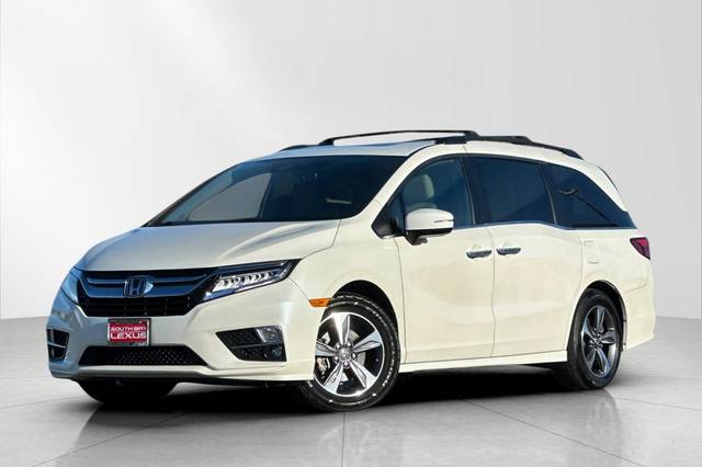 2018 Honda Odyssey Touring FWD photo