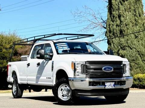 2017 Ford F-250 Super Duty XL 4WD photo