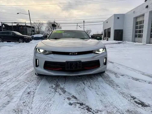 2018 Chevrolet Camaro 1LT RWD photo