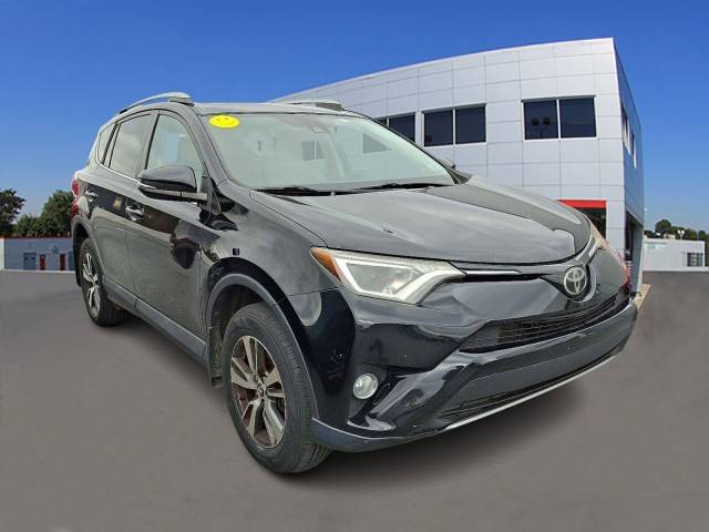 2017 Toyota RAV4 XLE AWD photo