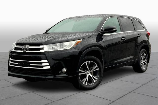 2017 Toyota Highlander LE Plus AWD photo