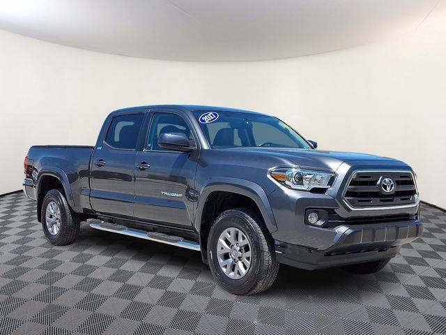 2017 Toyota Tacoma SR5 4WD photo