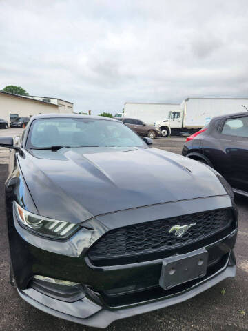 2017 Ford Mustang V6 RWD photo