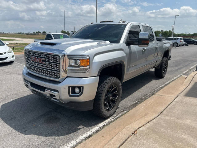 2018 GMC Sierra 2500HD Denali 4WD photo