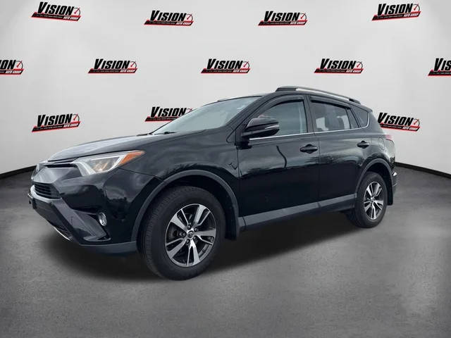 2017 Toyota RAV4 XLE AWD photo