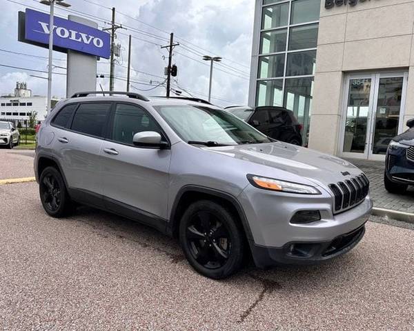 2018 Jeep Cherokee Latitude FWD photo