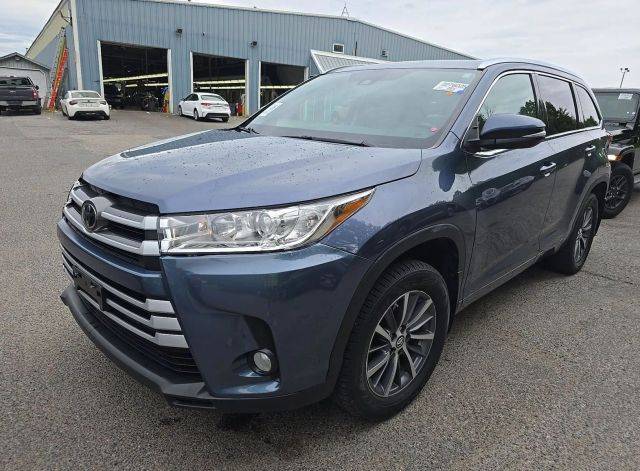 2017 Toyota Highlander XLE AWD photo