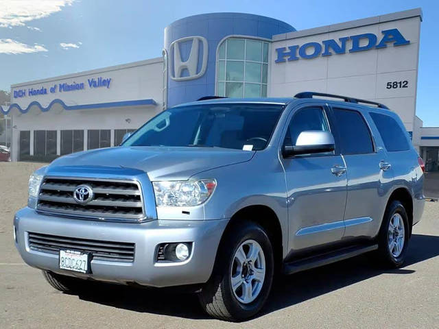 2016 Toyota Sequoia SR5 RWD photo