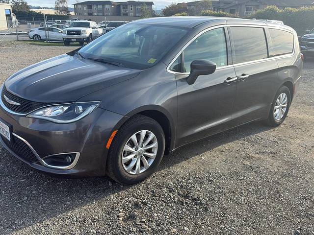 2018 Chrysler Pacifica Minivan Touring Plus FWD photo